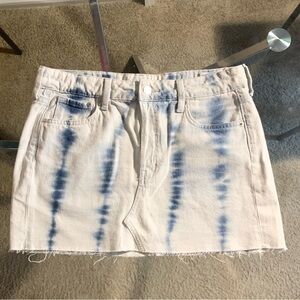 NWOT Acid washed low-waist white denim skirt